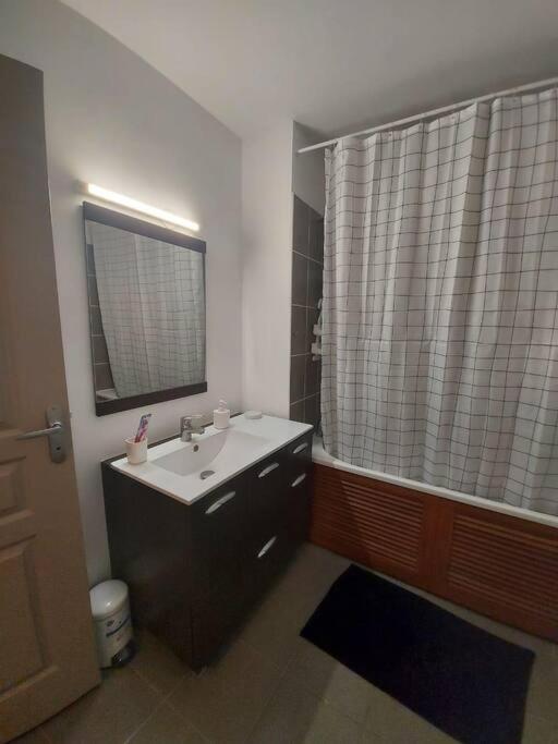 Studio Macadamia Saint-Denis Luaran gambar